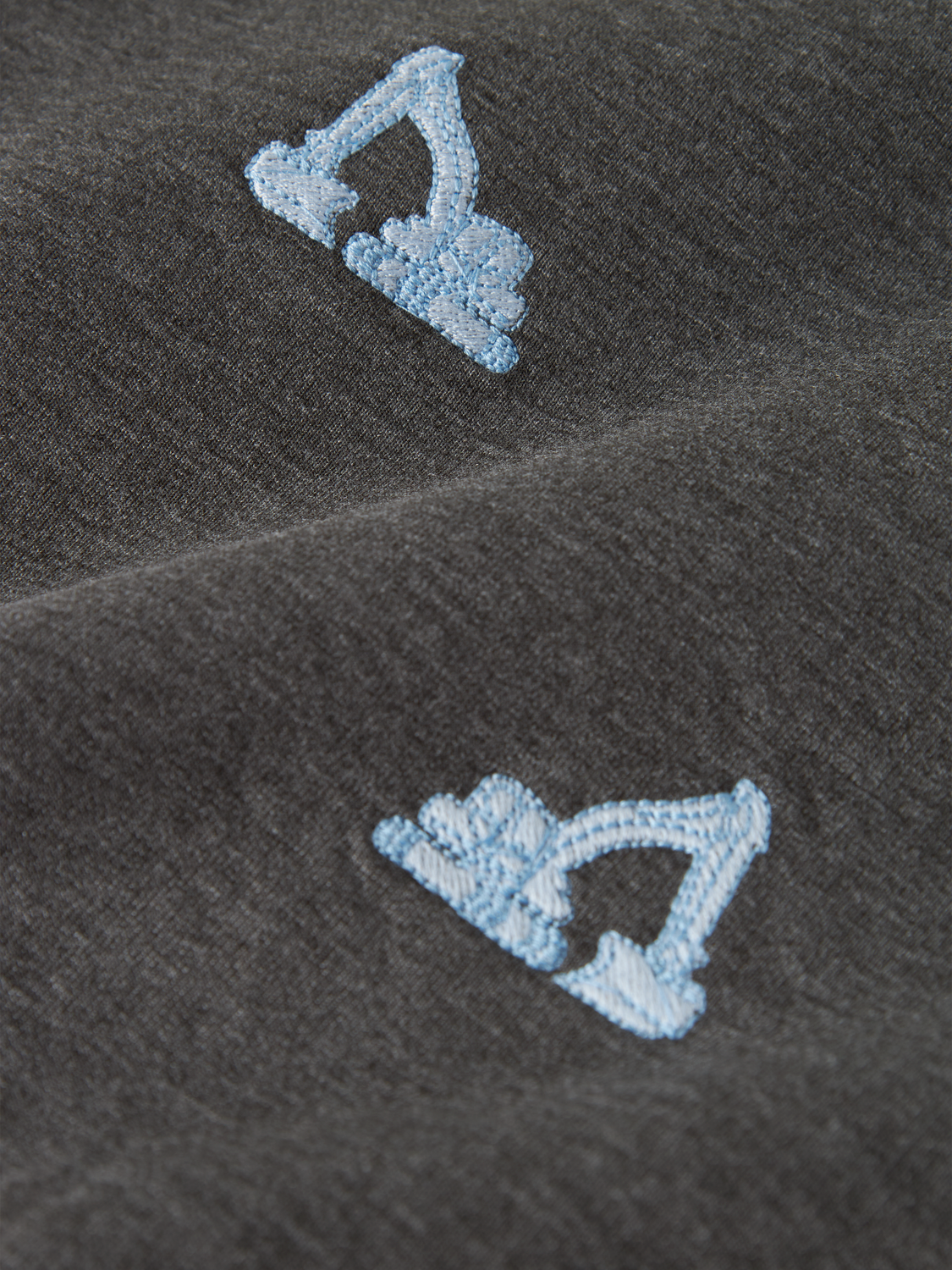 model_shot-front_full